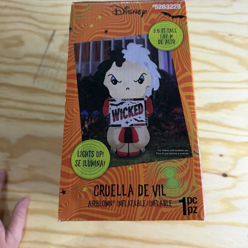 New 3.5 FT Cruella De Vil Disney Villain Airblown Inflatable Halloween 2023